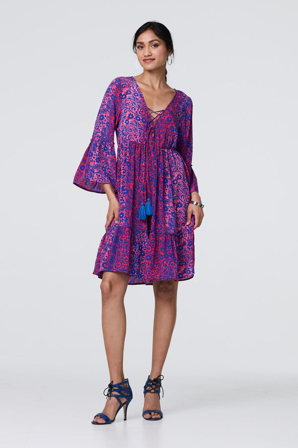 Pink | Paisley Tassel V-Neck Knee Length Dress : Model is 5'8"/172 cm and wears UK8/EU36/US4/AUS8
