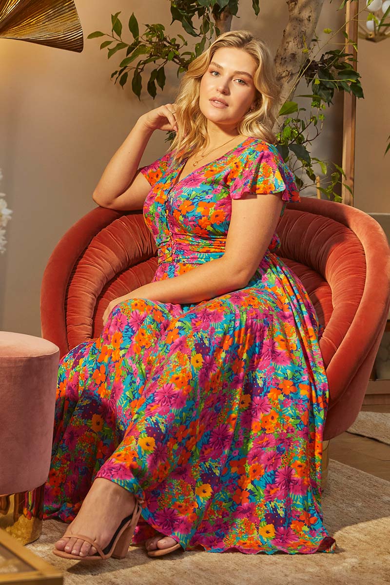 Pink | Floral Ruched Front Maxi Dress : Model is 5'8"/172 cm and wears UK14/EU42/US10/AUS14