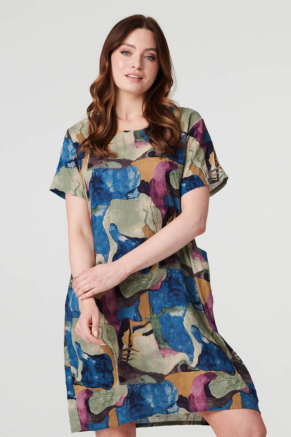 Blue | Printed Relaxed Short Dress : Model is 5'9"/175 cm and wears UK8/EU36/US4/AUS8