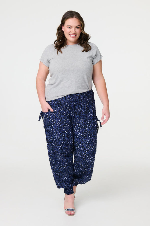 Navy | Animal Print Pocket Detail Pants : Model is 5'8"/172 cm and wears UK18/EU46/US14/AUS18