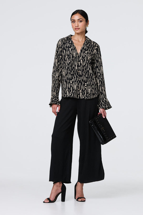 Black | Printed V-Neck Long Flare Sleeve Shirt