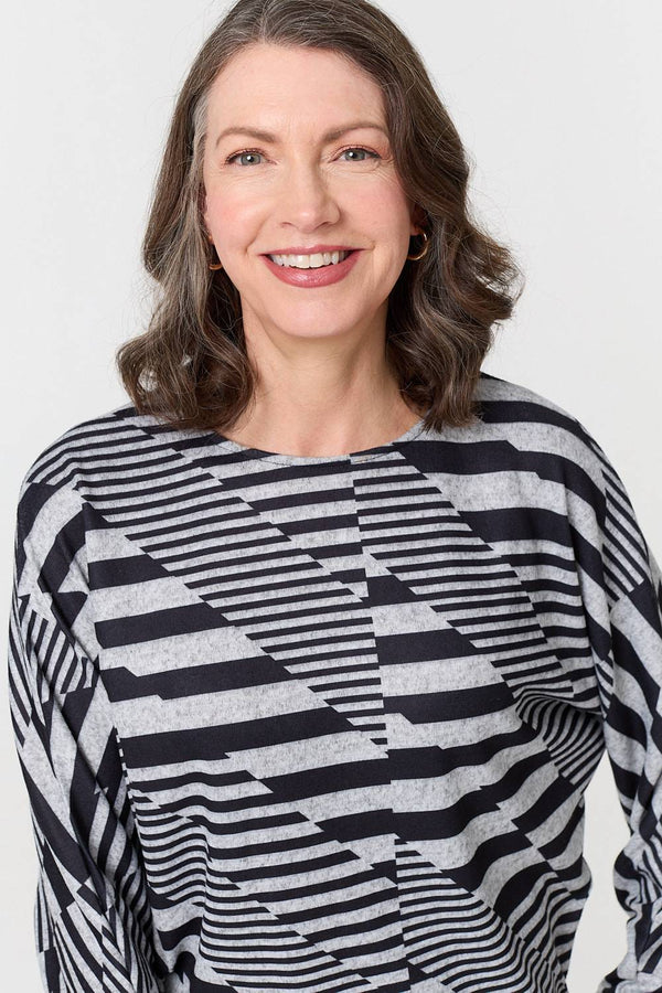 Grey | Geo Print Long Batwing Sleeve Top