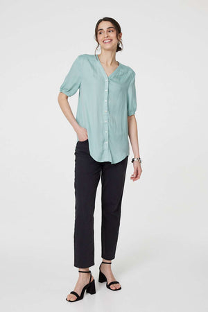 Sage | Plain V-Neck Puff 1/2 Sleeve Shirt : Model is 5'9"/175 cm and wears UK8/EU36/US4/AUS8