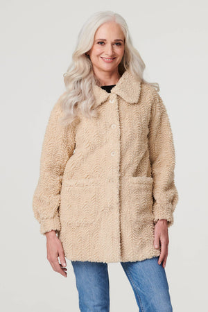 Beige | Textured Faux Fur Teddy Coat : Model is 5'8.5"/174 cm and wears UK8/EU36/US4/AUS8