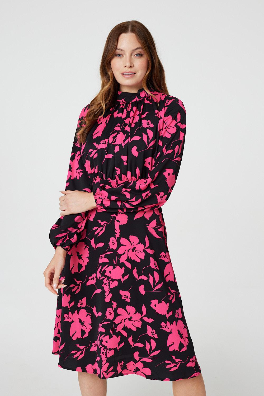 Pink | Floral Ruched Front Midi Dress : Model is 5'9"/175 cm and wears UK8/EU36/US4/AUS8