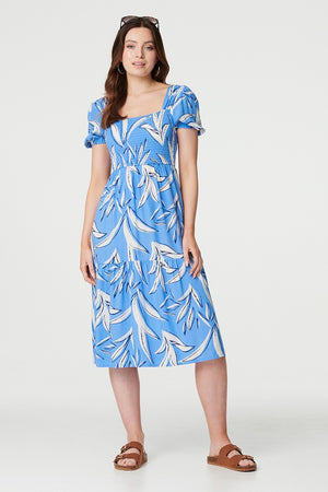 Blue | Leaf Print Smocked Midi Dress : Model is 5'9"/175 cm and wears UK8/EU36/US4/AUS8