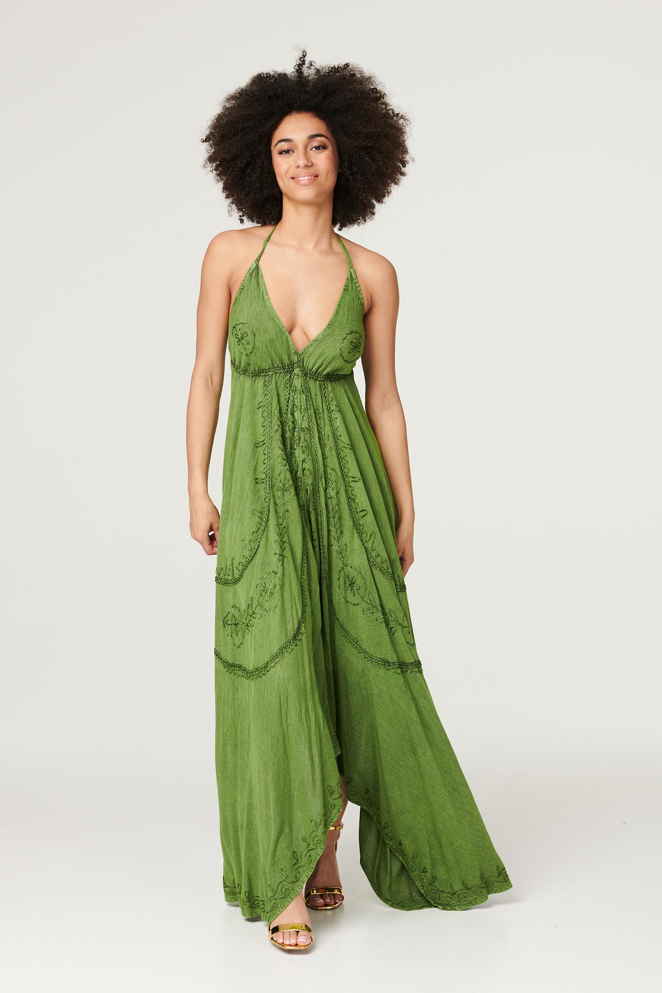 Green | Halter Neck High Low Maxi Dress : Model is 5'9"/175 cm and wears UK8/EU36/US4/AUS8