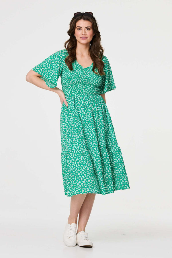 Green | Ditsy Floral Midi Smock Dress : Model is 5'9"/175 cm and wears UK10/EU38/US6/AUS10