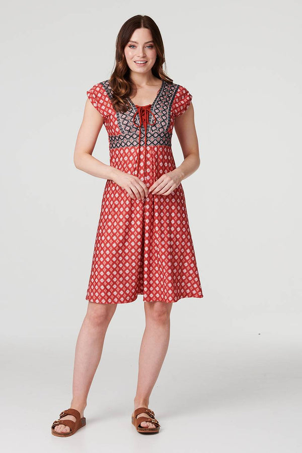 Red | Printed Lace-Up Knee Length Dress