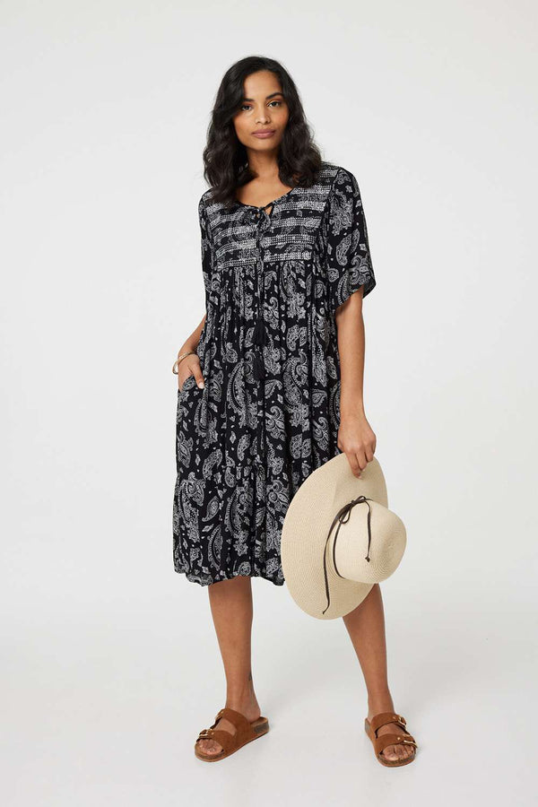 Black And White | Paisley Print Keyhole Neck Relaxed Dress