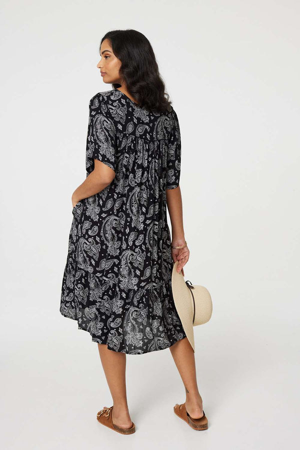 Black And White | Paisley Print Keyhole Neck Relaxed Dress