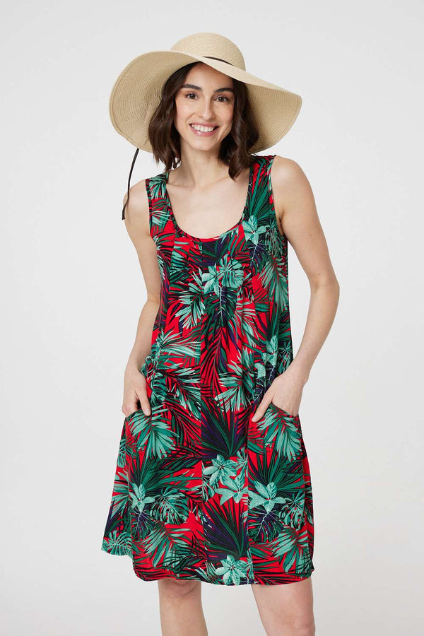 Red | Leaf Print Sleeveless Tunic Dress : Model is 5'9"/175 cm and wears UK8/EU36/US4/AUS8