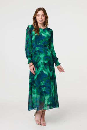 Green | Printed Long Sleeve Chiffon Midi Dress : Model is 5'9
