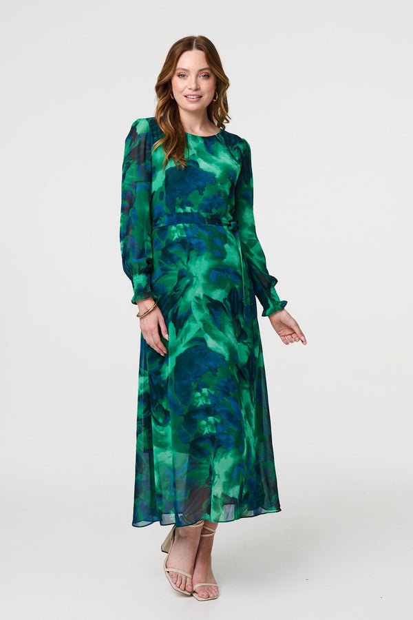 Green | Printed Long Sleeve Chiffon Midi Dress : Model is 5'9"/175 cm and wears UK8/EU36/US4/AUS8
