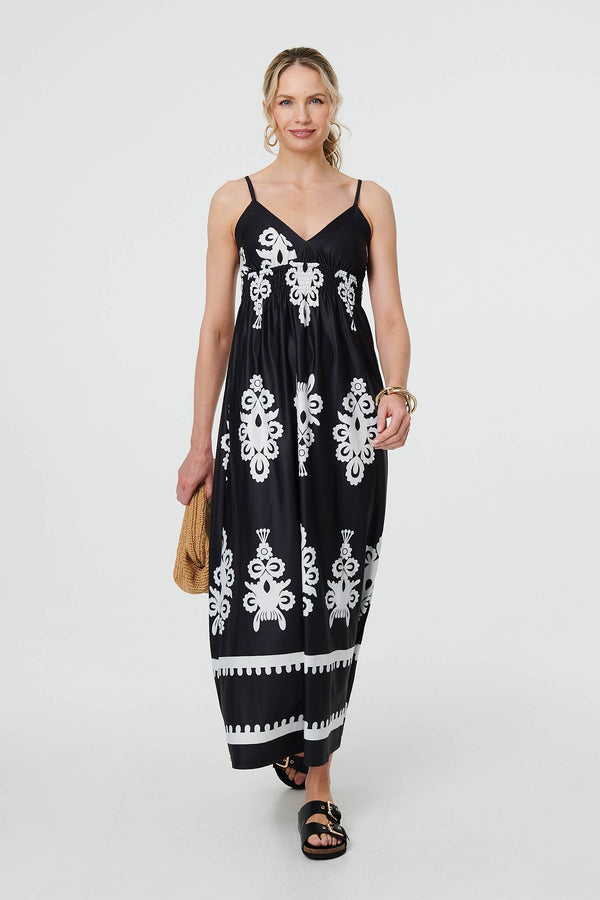 Black And White | Ikat Print Sleeveless Shirred Maxi Dress
