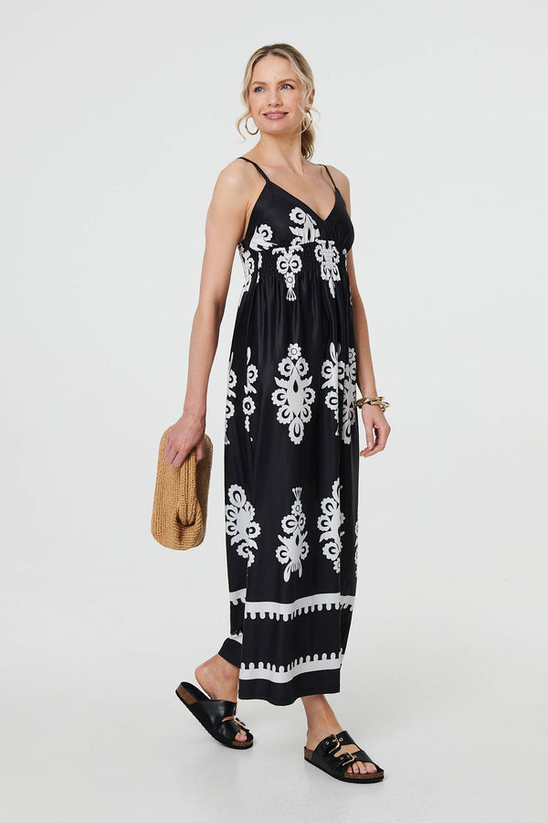 Black And White | Ikat Print Sleeveless Shirred Maxi Dress
