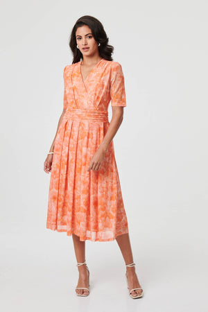 Orange | Printed 3/4 Sleeve Ruched Midi Dress : Model is 5'8
