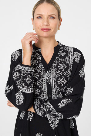 Black | Border Print Tier Long Sleeve Maxi Dress
