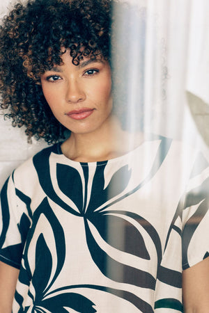 White | Printed Short Sleeve Short Shift Dress : Model is 5'8