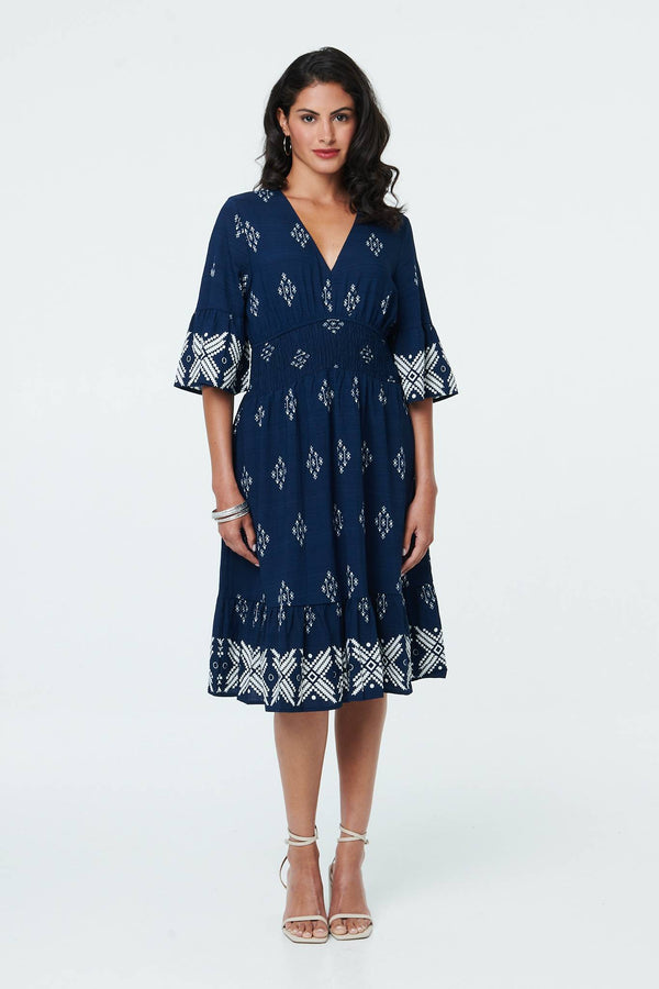 Navy | Border Print Relaxed Knee Length Dress : Model is 5'8"/172 cm and wears UK8/EU36/US4/AUS8