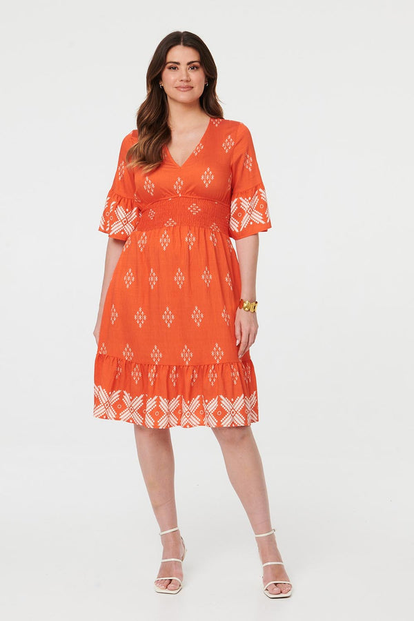 Orange | Border Print Relaxed Knee Length Dress : Model is 5'9"/175 cm and wears UK10/EU38/US6/AUS10