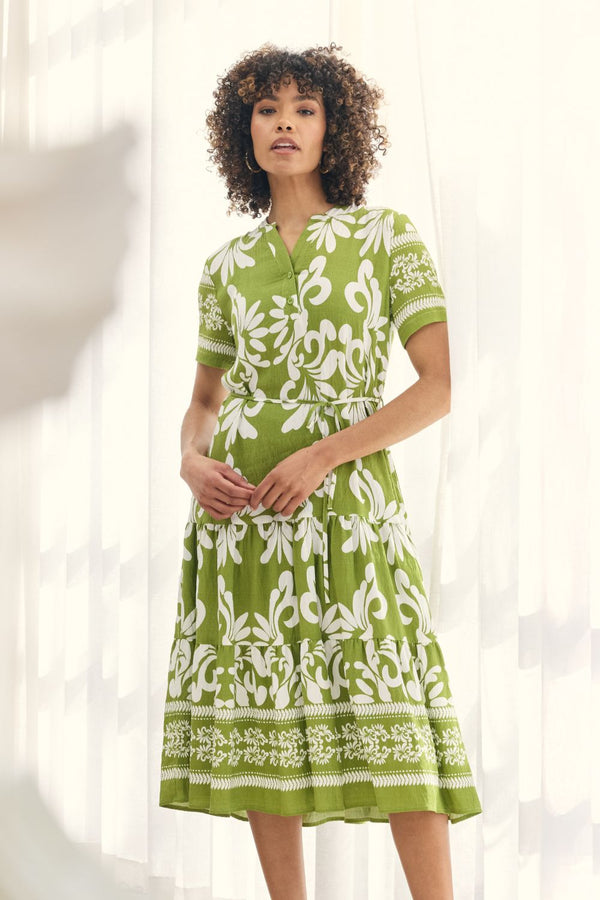 Green | Abstract Short Sleeve Tiered Midi Dress : Model is 5'8"/172 cm and wears UK8/EU36/US4/AUS8