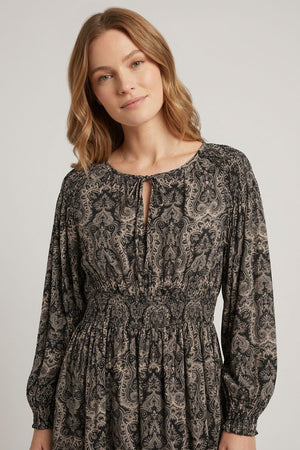 Black | Abstract Shirred Long Sleeve Midi Dress