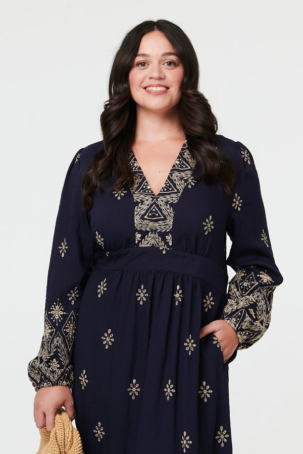 Black | Curve Border Print V-Neck Maxi Dress
