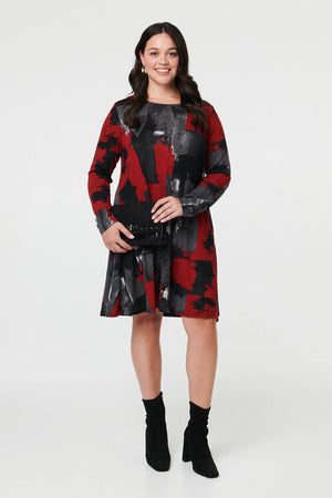 Red | Curve Printed Long Sleeve Short Dress : Model is 5'8