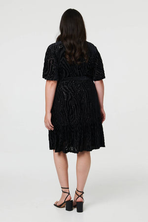 Black | Curve Sparkly Textured Knee Length Dress