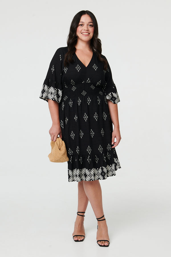 Black | Curve Border Print Knee Length Dress