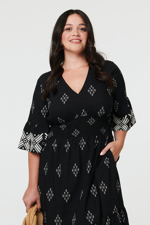 Black | Curve Border Print Knee Length Dress