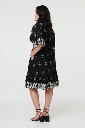 Black | Curve Border Print Knee Length Dress