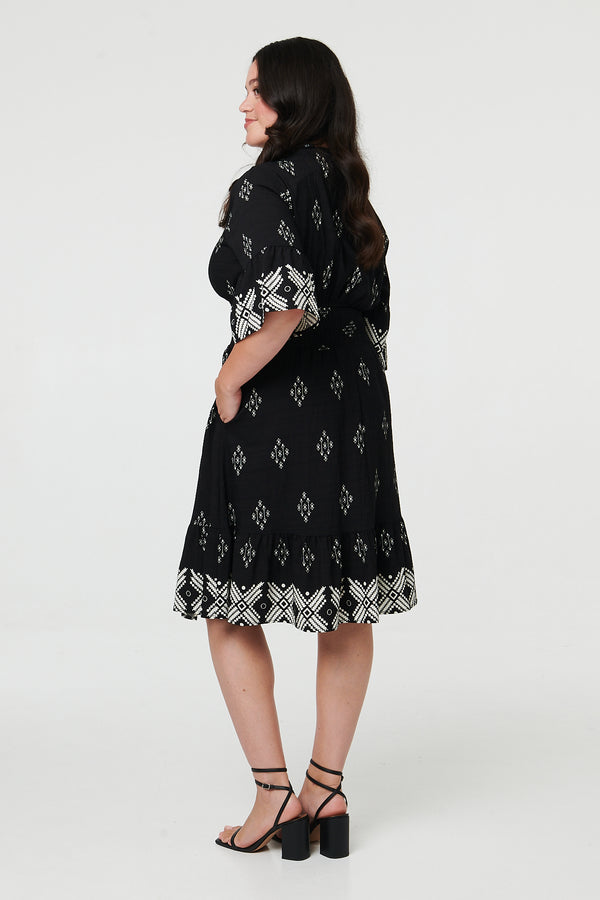 Black | Curve Border Print Knee Length Dress