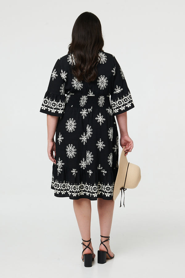 Black | Curve Printed V-Neck Knee Length Dress
