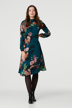 Teal | Floral High Neck Midi Dress : Model is 5'9"/175 cm and wears UK8/EU36/US4/AUS8