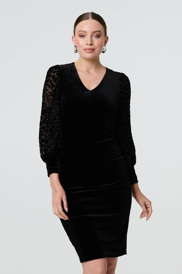 Black | Velvet Long Sleeve Shift Dress