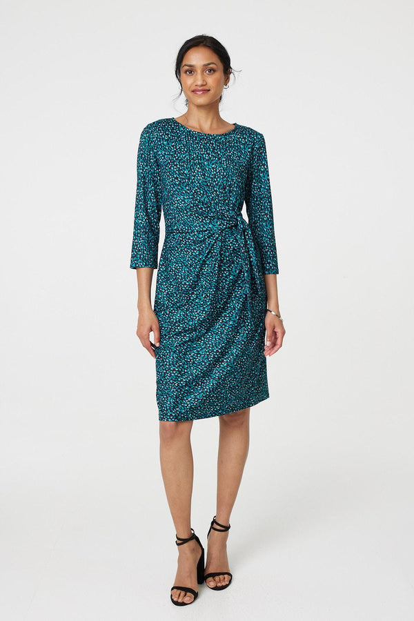 Green | Animal Print Knot 3/4 Sleeve Short Dress : Model is 5'8"/172 cm and wears UK8/EU36/US4/AUS8
