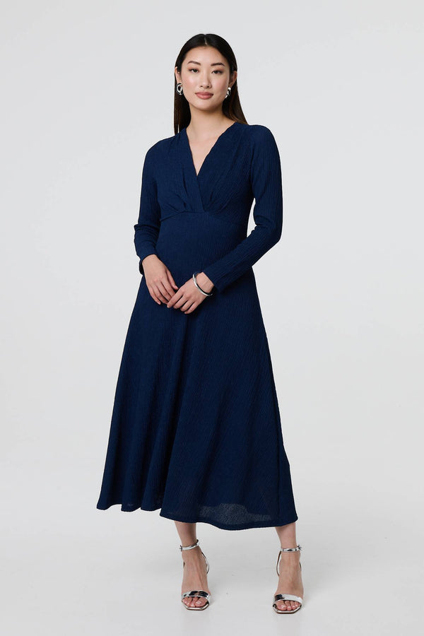 Navy | Textured Ruched Long Sleeve Midi Dress
