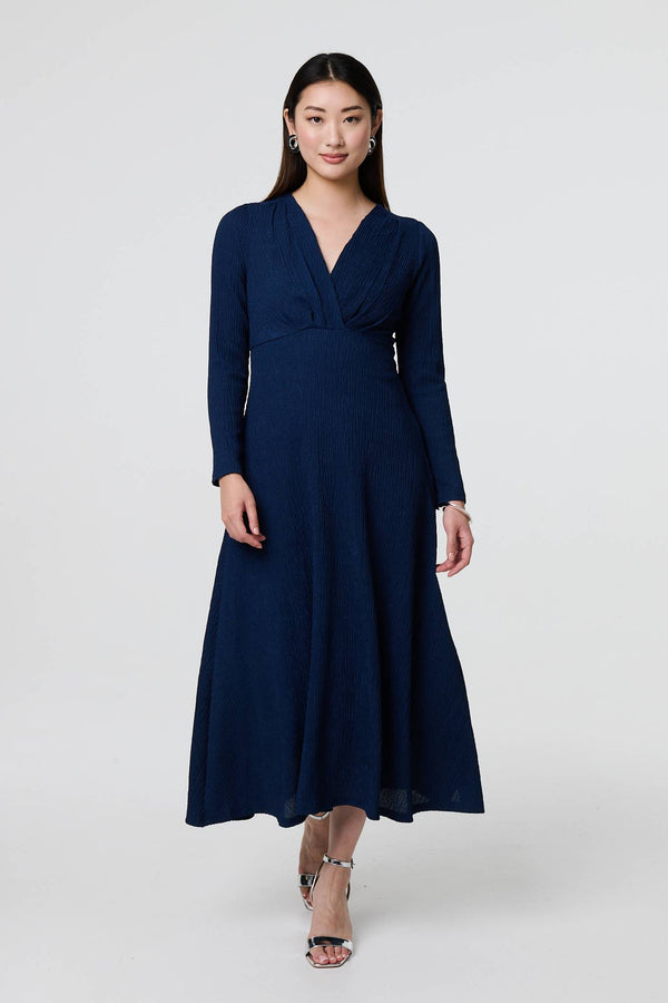 Navy | Textured Ruched Long Sleeve Midi Dress
