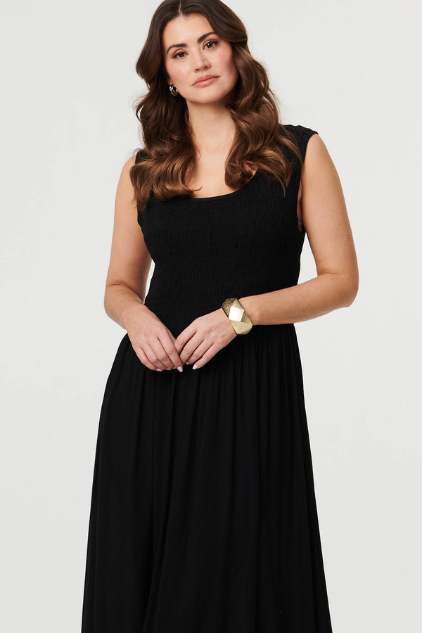 Black | Sleeveless Scoop Neck Shirred Midi Dress
