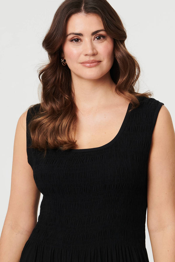 Black | Sleeveless Scoop Neck Shirred Midi Dress
