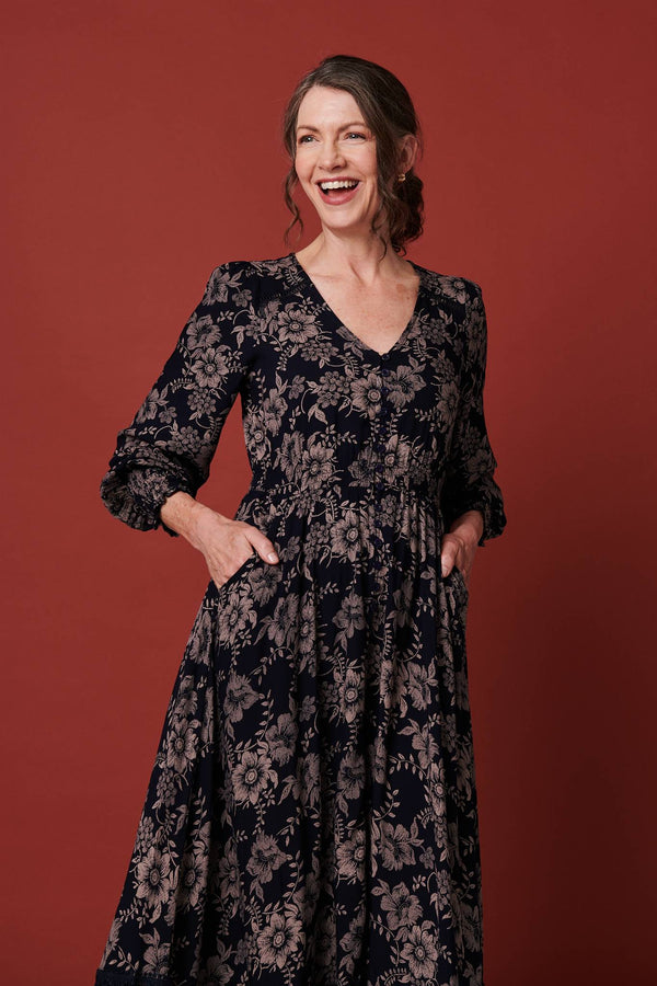 Navy | Floral Lace Long Sleeve Maxi Dress
