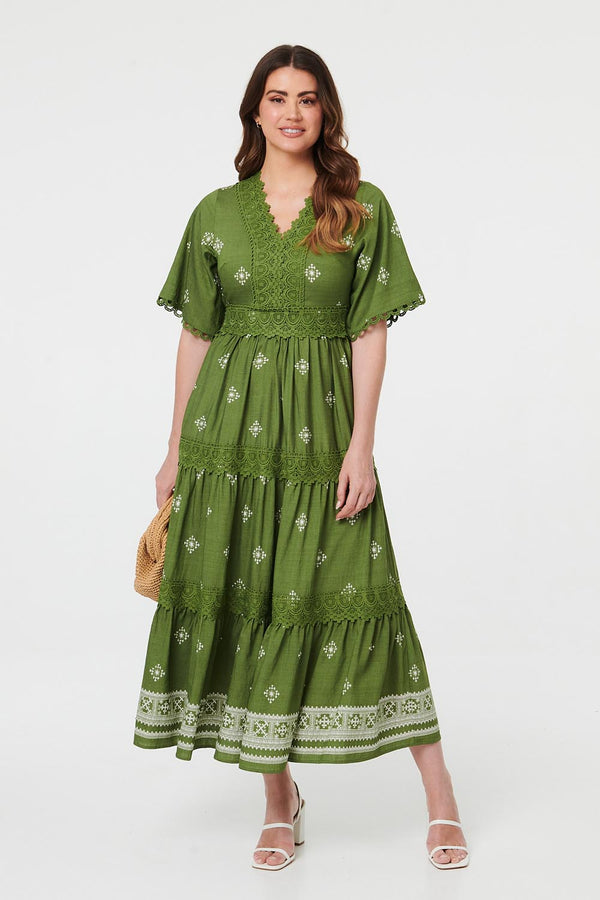 Sage | Border Print 1/2 Sleeve Maxi Dress : Model is 5'9"/175 cm and wears UK10/EU38/US6/AUS10