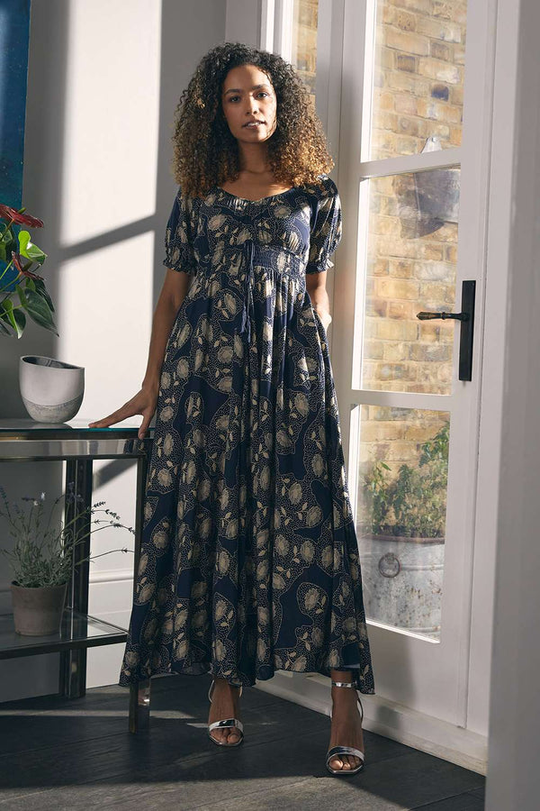 Navy | Printed Shirred Waist Maxi Dress : Model is 5'8"/172 cm and wears UK8/EU36/US4/AUS8