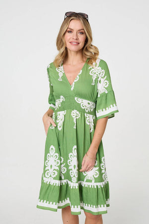 Green | Ikat Print 1/2 Sleeve Relaxed Short Dress : Model is 5'10