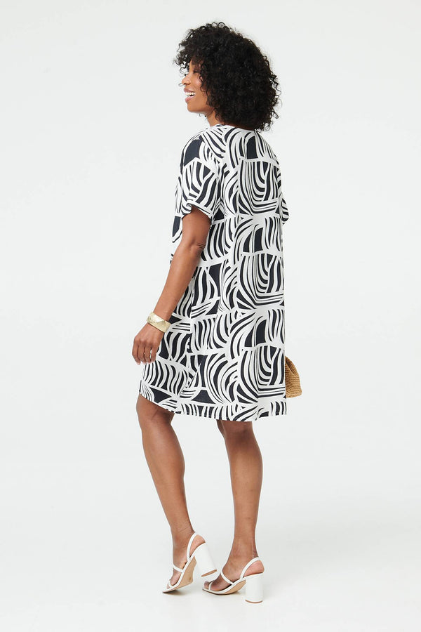 Black | Abstract Shift Short Sleeve Short Dress