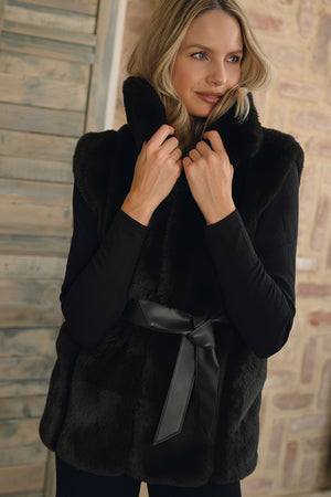 Black | Faux Fur Sleeveless Tie Waist Gilet : Model is 5'10