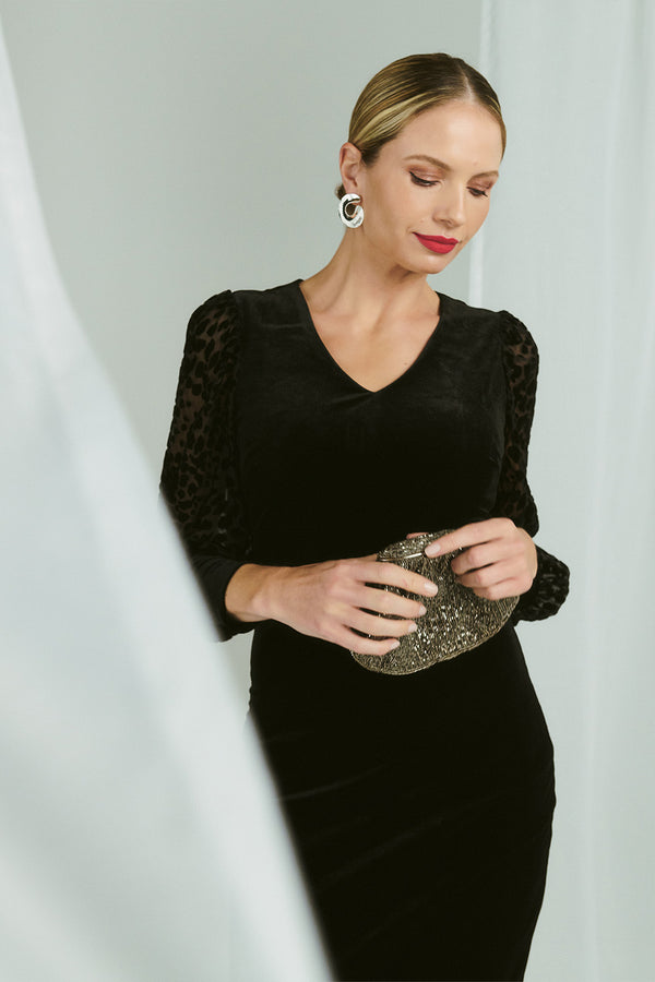 Black | Velvet Long Sleeve Shift Dress
