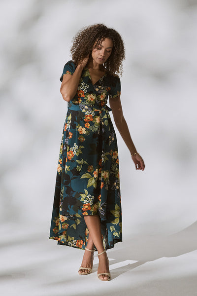 Teal | Floral High Low Wrap Maxi Dress : Model is 5'8"/172 cm and wears UK8/EU36/US4/AUS8